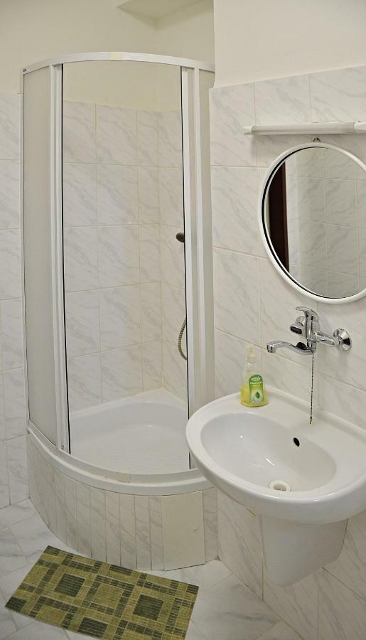 Hotel Dobruška Zewnętrze zdjęcie